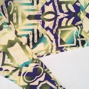 Lularoe Leggings TC Off wht bkgrnd ptn w/multi